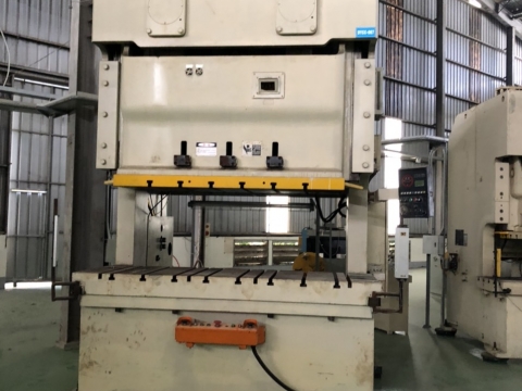 Hình Ảnh Máy Móc Sản Xuất " Nhà Máy Quy Chế Từ Sơn "