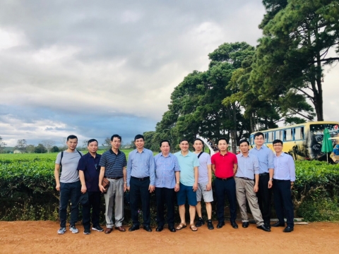 Hoạt động của lãnh đạo nhà máy